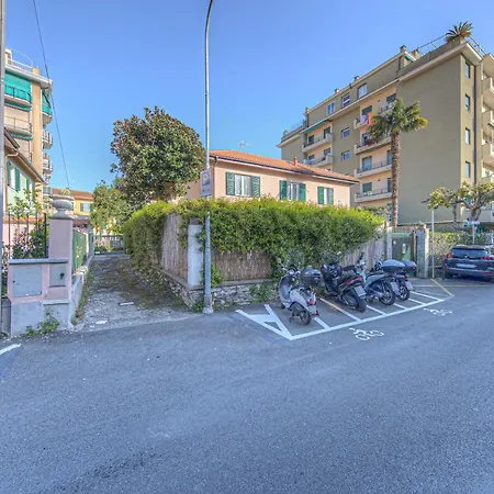 Torretti Centro, Relax E Parcheggio Privato Апартаменти *