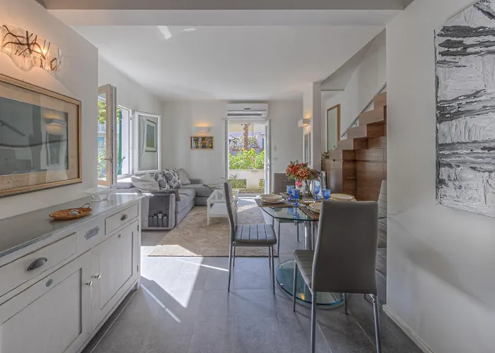 Апартаменты Toretti Centro, Relax E Parcheggio Privato Рапалло